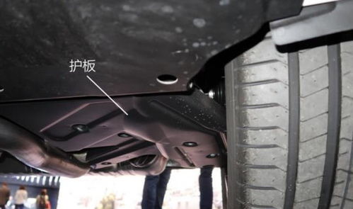 70萬(wàn)豪車(chē)底盤(pán)構(gòu)造揭秘 拆解寶馬X5與奔馳GLE，車(chē)底防護(hù)板下的豪華奧秘